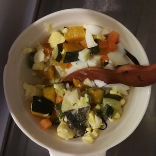 【離乳食後期】鱈と野菜のミルク煮＆ゆで卵